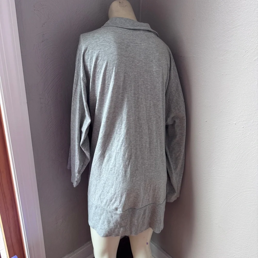 Gap cardigan sweater size s/xs gray